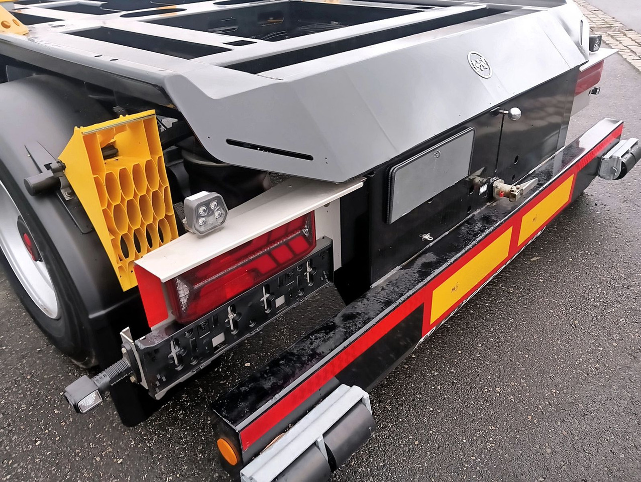 Причіп мультиліфт/ Бункеровоз Hüffermann 2-A-MINI-CARRIER SAFETYFIX VERZINKT FULLOPTION: фото 24 Причіп мультиліфт/ Бункеровоз Hüffermann 2-A-MINI-CARRIER SAFETYFIX VERZINKT FULLOPTION: фото 24