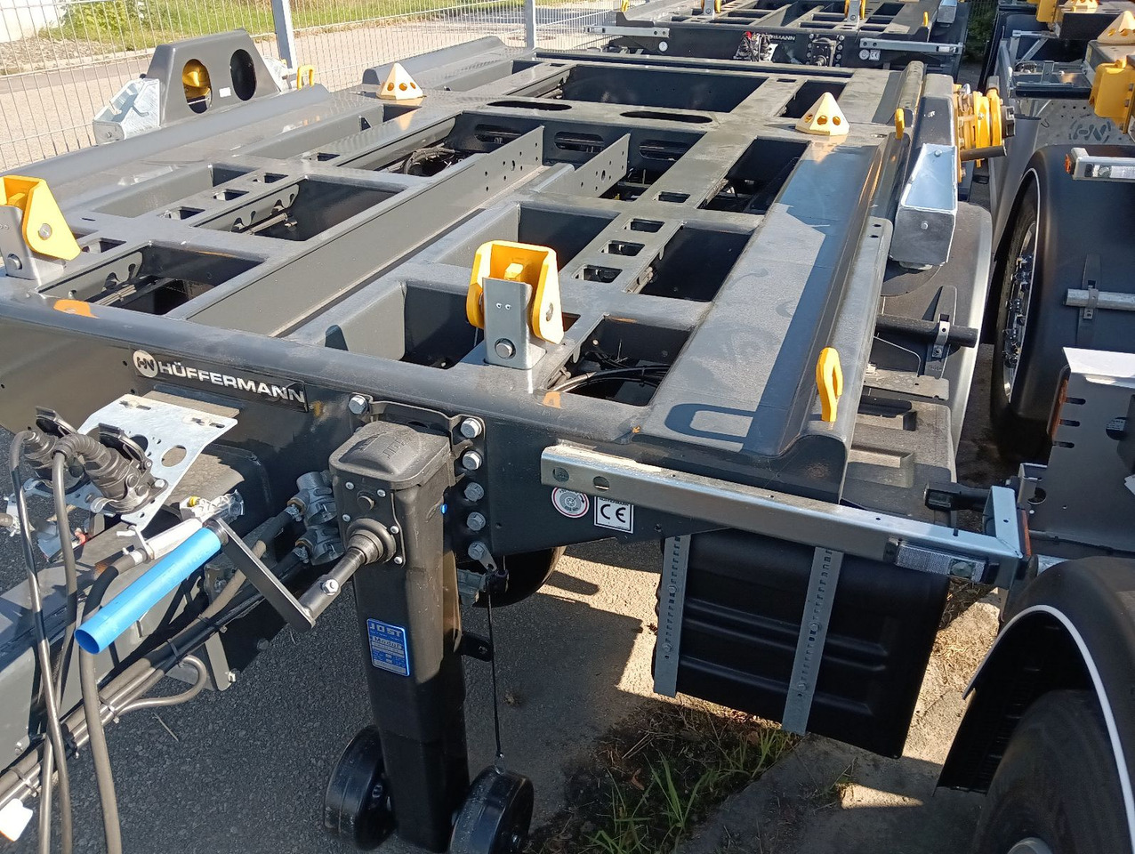 Hüffermann 2-A-MINI-CARRIER SAFETYFIX VERZINKT NEU TOP-PREI - Причіп мультиліфт/ Бункеровоз: фото 4 Hüffermann 2-A-MINI-CARRIER SAFETYFIX VERZINKT NEU TOP-PREI - Причіп мультиліфт/ Бункеровоз: фото 4