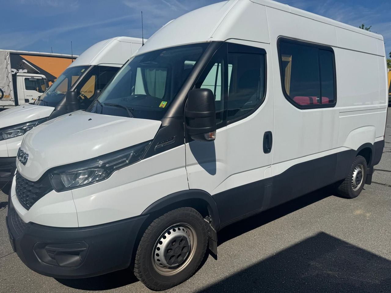 Iveco Daily Kasten HKa 35S21 V WB3520 AHK, Standheizun - Суцільнометалевий фургон: фото 1 Iveco Daily Kasten HKa 35S21 V WB3520 AHK, Standheizun - Суцільнометалевий фургон: фото 1
