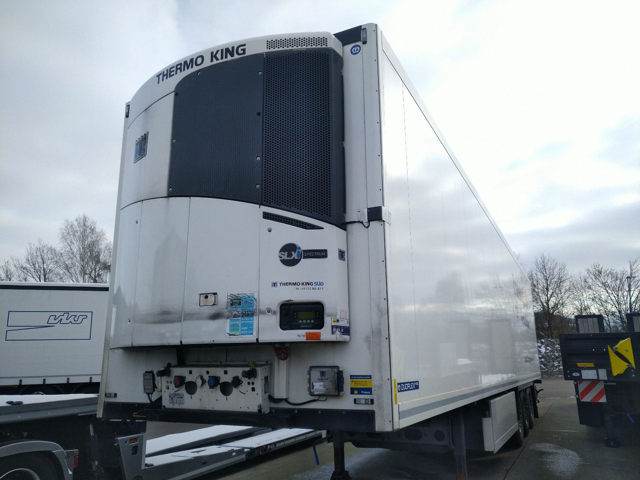 Krone SDR27eL4-MT Blumen BiTemp TK SLXi Double Rolltor - Закритий кузов напівпричіп: фото 4 Krone SDR27eL4-MT Blumen BiTemp TK SLXi Double Rolltor - Закритий кузов напівпричіп: фото 4