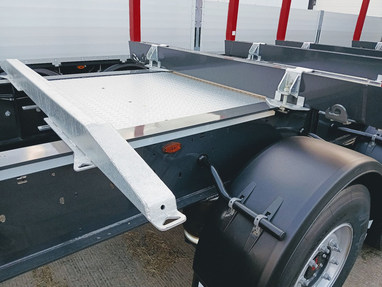 Новий Напівпричіп лісовоз Schwarzmüller 3-A Rungensattel 8xRungSchemel 5800kg NEU sofort Schwarzmüller 3-A Rungensattel 8xRungSchemel 5800kg NEU sofort: фото 18 Новий Напівпричіп лісовоз Schwarzmüller 3-A Rungensattel 8xRungSchemel 5800kg NEU sofort Schwarzmüller 3-A Rungensattel 8xRungSchemel 5800kg NEU sofort: фото 18