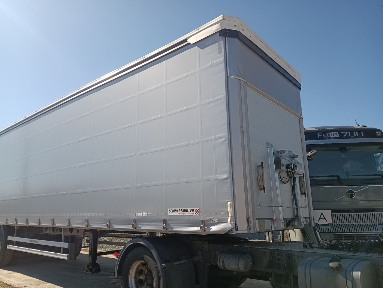 Schwarzmüller ASSE STERZANTE, TETTUCIO APRIBILE HUBDACH LENKAC - Тентований напівпричіп: фото 4 Schwarzmüller ASSE STERZANTE, TETTUCIO APRIBILE HUBDACH LENKAC - Тентований напівпричіп: фото 4