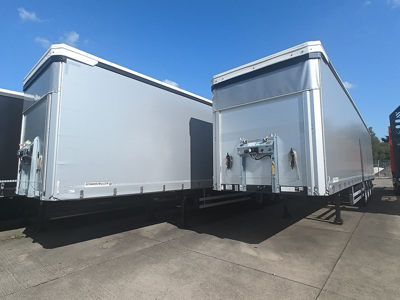 Schwarzmüller ASSE STERZANTE, TETTUCIO APRIBILE HUBDACH LENKAC - Тентований напівпричіп: фото 1 Schwarzmüller ASSE STERZANTE, TETTUCIO APRIBILE HUBDACH LENKAC - Тентований напівпричіп: фото 1