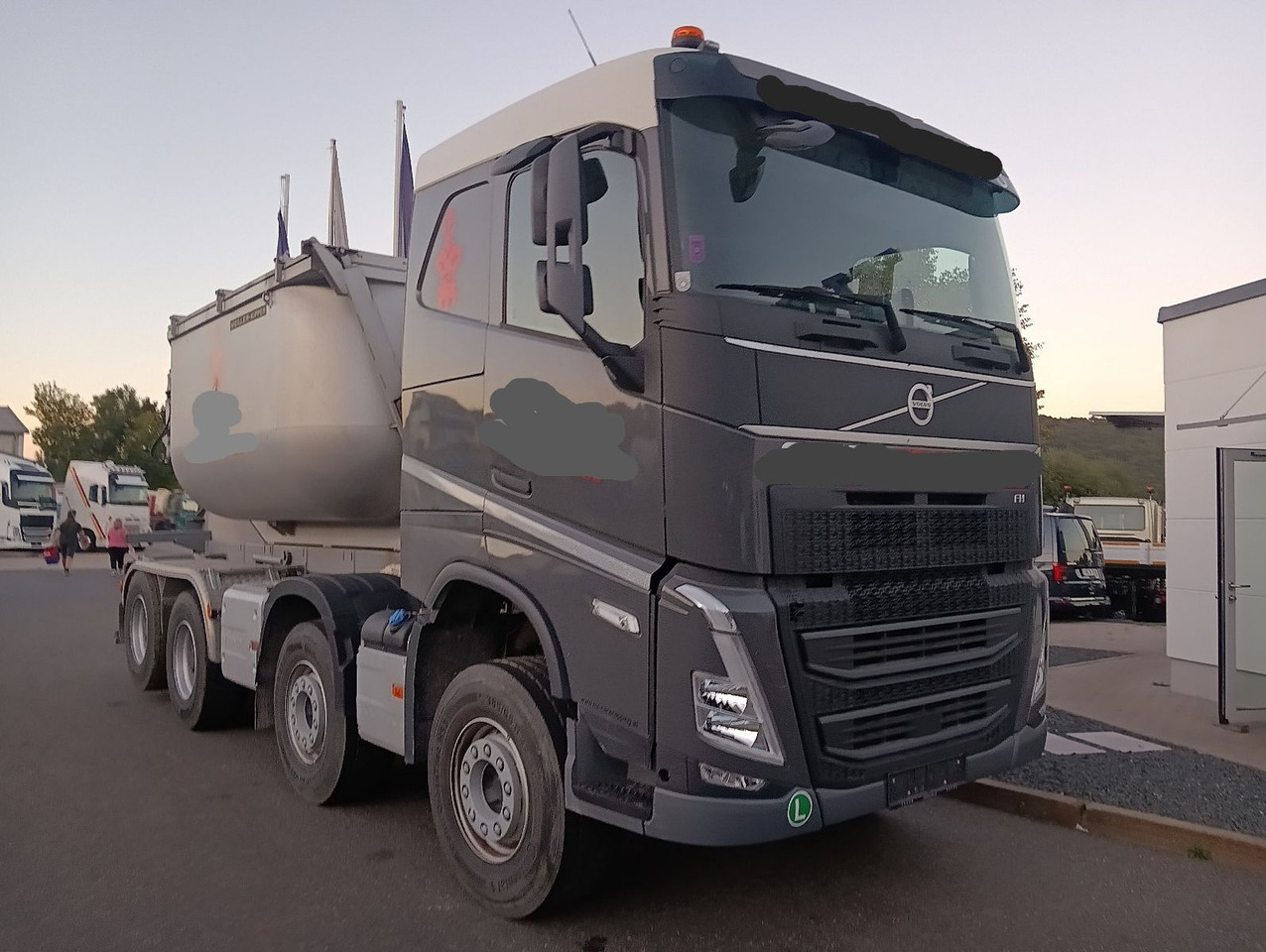 Volvo FH500 8x4R RETARDER LIFT MEILLER-Asphalt FunkAHK - Самоскид вантажівка: фото 2 Volvo FH500 8x4R RETARDER LIFT MEILLER-Asphalt FunkAHK - Самоскид вантажівка: фото 2