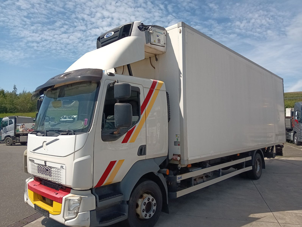 Volvo FL250 4x2R 14t CarrierSupra550 7,3m LBW1.5tKlima - Рефрижератор вантажівка: фото 1 Volvo FL250 4x2R 14t CarrierSupra550 7,3m LBW1.5tKlima - Рефрижератор вантажівка: фото 1