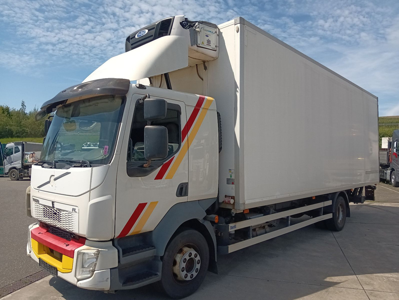 Volvo FL250 4x2R 14t CarrierSupra550 7,3m LBW1.5tKlima - Рефрижератор вантажівка: фото 2 Volvo FL250 4x2R 14t CarrierSupra550 7,3m LBW1.5tKlima - Рефрижератор вантажівка: фото 2