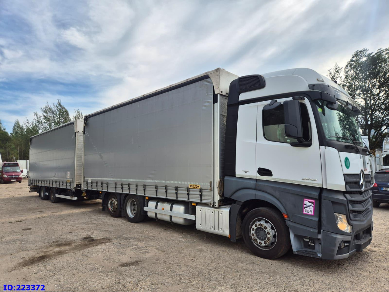 MERCEDES-BENZ Actros 2542 6x2 Euro6 + Wielton trailer - Тентована вантажівка: фото 4 MERCEDES-BENZ Actros 2542 6x2 Euro6 + Wielton trailer - Тентована вантажівка: фото 4
