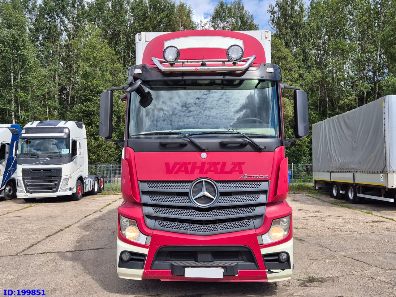 MERCEDES-BENZ Actros 2551 6x2 Euro5 - Вантажівка з закритим кузовом: фото 2 MERCEDES-BENZ Actros 2551 6x2 Euro5 - Вантажівка з закритим кузовом: фото 2