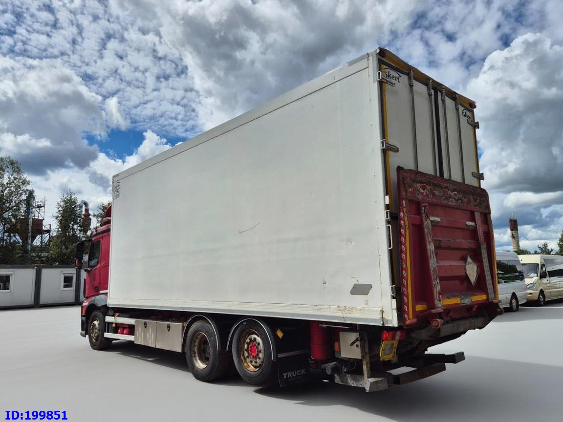 MERCEDES-BENZ Actros 2551 6x2 Euro5 - Вантажівка з закритим кузовом: фото 4 MERCEDES-BENZ Actros 2551 6x2 Euro5 - Вантажівка з закритим кузовом: фото 4
