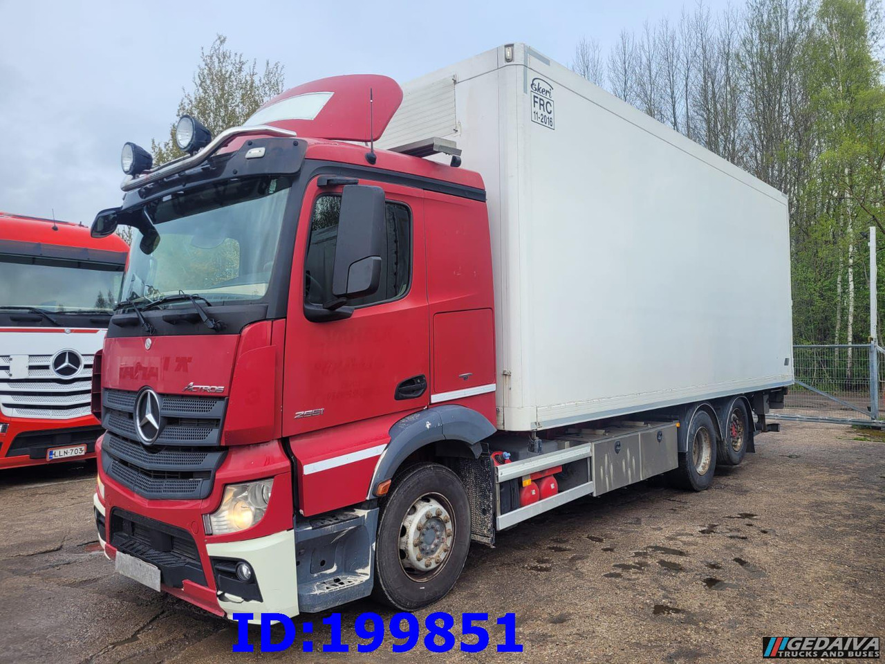 MERCEDES-BENZ Actros 2551 6x2 Euro5 - Вантажівка з закритим кузовом: фото 1 MERCEDES-BENZ Actros 2551 6x2 Euro5 - Вантажівка з закритим кузовом: фото 1