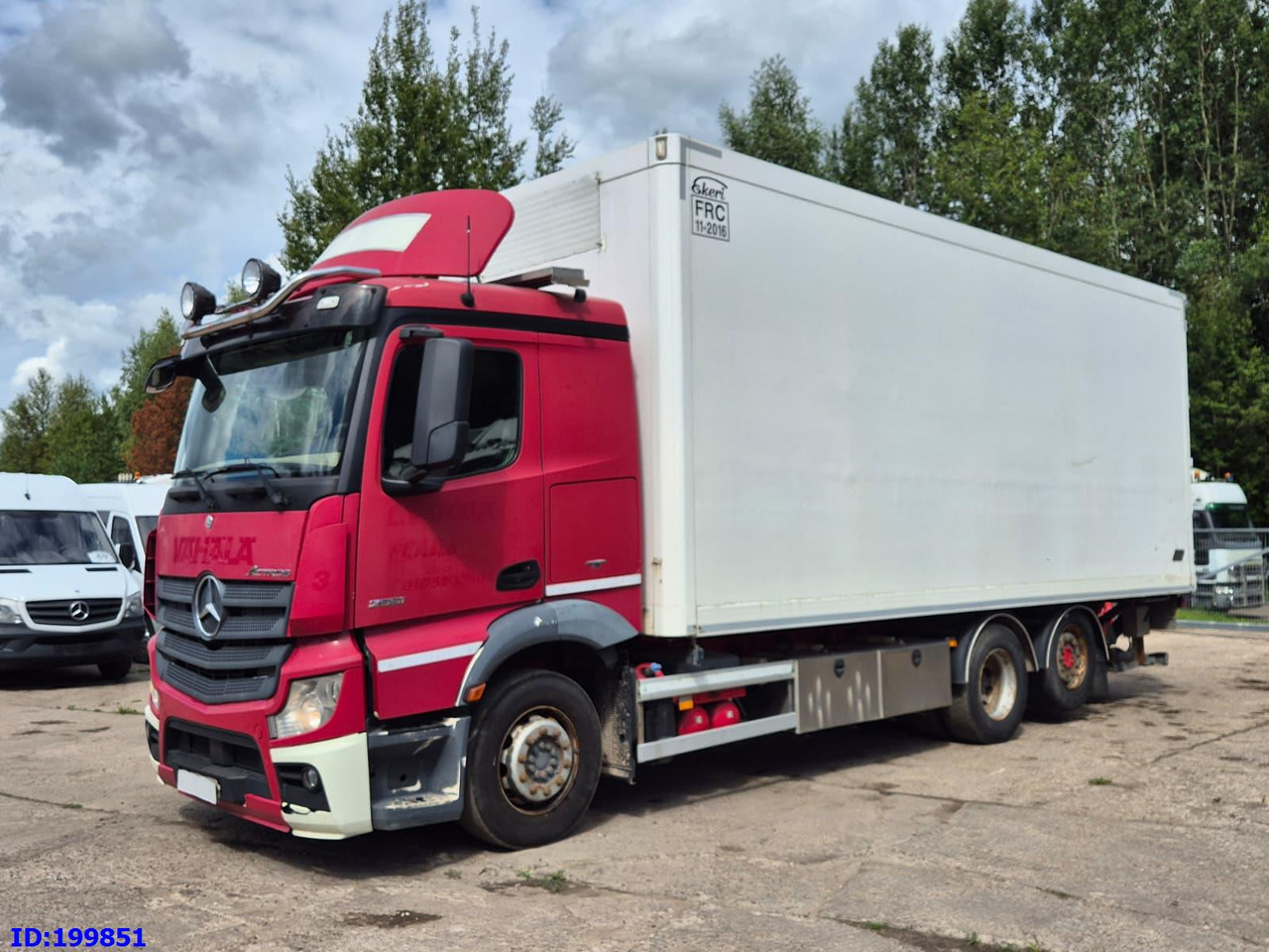 MERCEDES-BENZ Actros 2551 6x2 Euro5 - Вантажівка з закритим кузовом: фото 1 MERCEDES-BENZ Actros 2551 6x2 Euro5 - Вантажівка з закритим кузовом: фото 1