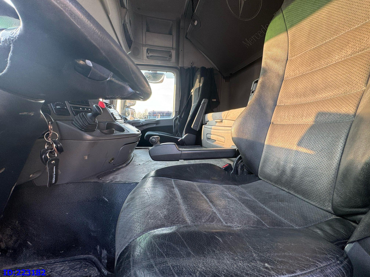 Гаковий мультиліфт вантажівка MERCEDES-BENZ Actros 2551 8x2 V8 Retarder: фото 12 Гаковий мультиліфт вантажівка MERCEDES-BENZ Actros 2551 8x2 V8 Retarder: фото 12