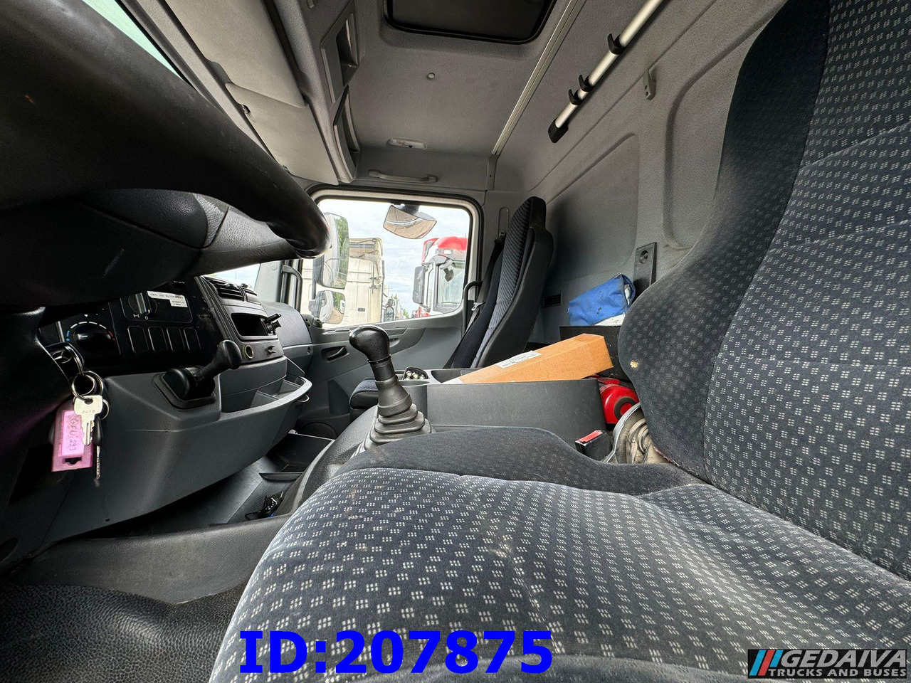 Ізотермічна вантажівка MERCEDES-BENZ Axor 1829 - Euro5 - Manual: фото 10
