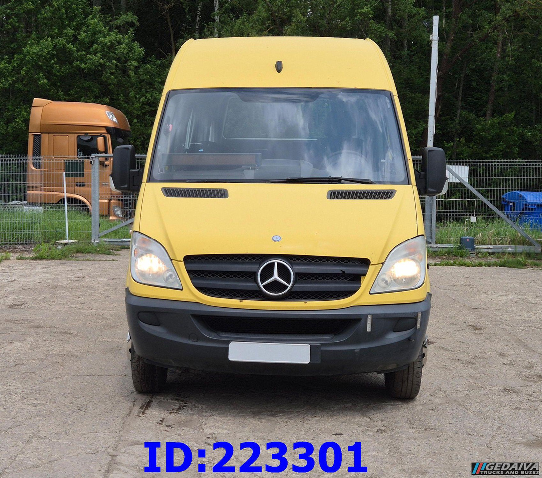 MERCEDES-BENZ Sprinter 515 TRANSFER 23 PLACES - Туристичний автобус: фото 2 MERCEDES-BENZ Sprinter 515 TRANSFER 23 PLACES - Туристичний автобус: фото 2