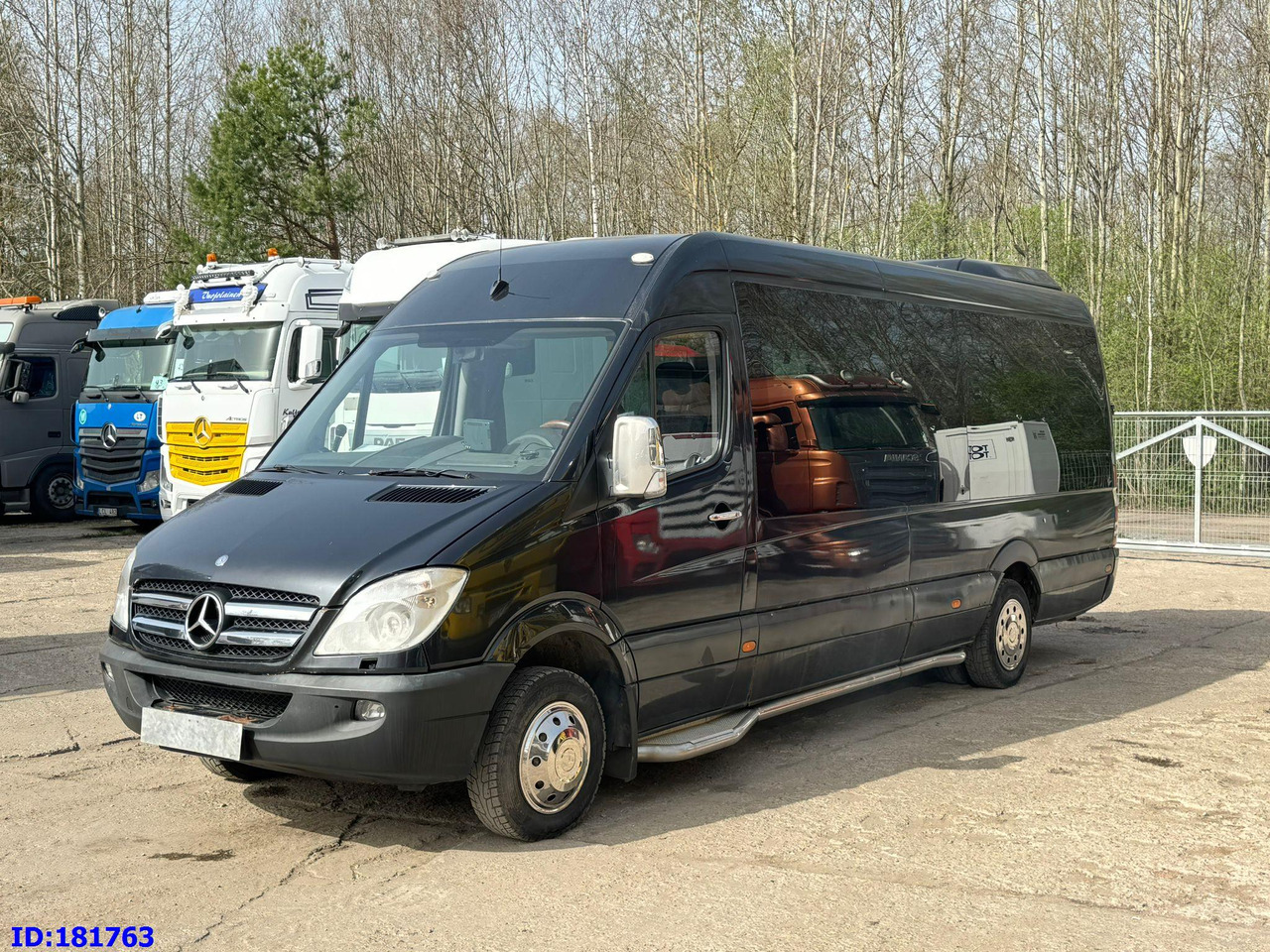 MERCEDES-BENZ Sprinter 518 - VIP - 17 Seater - Туристичний автобус: фото 1 MERCEDES-BENZ Sprinter 518 - VIP - 17 Seater - Туристичний автобус: фото 1