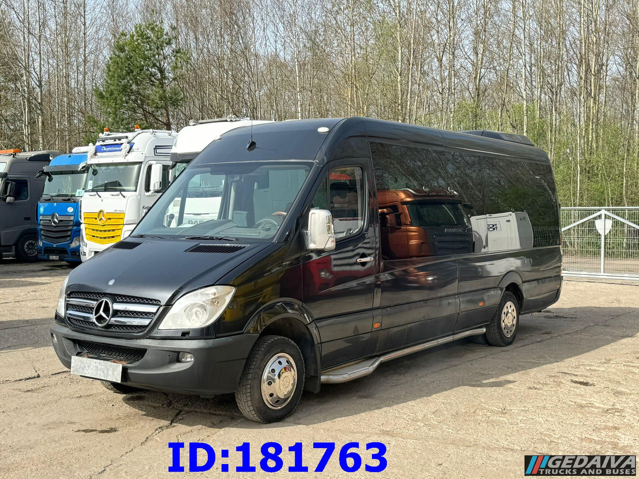 MERCEDES-BENZ Sprinter 518 - VIP - 17 Seater - Туристичний автобус: фото 1 MERCEDES-BENZ Sprinter 518 - VIP - 17 Seater - Туристичний автобус: фото 1