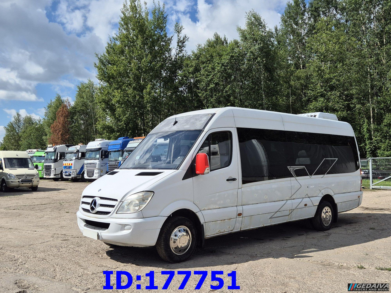 MERCEDES-BENZ Sprinter 518 - VIP - 17-seater - Туристичний автобус: фото 1 MERCEDES-BENZ Sprinter 518 - VIP - 17-seater - Туристичний автобус: фото 1