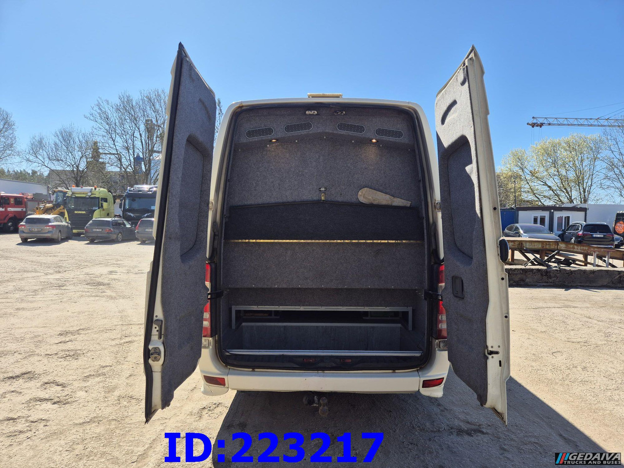 MERCEDES-BENZ Sprinter 518 VIP Prostyle 17-Place (Motor defekt) - Туристичний автобус: фото 4 MERCEDES-BENZ Sprinter 518 VIP Prostyle 17-Place (Motor defekt) - Туристичний автобус: фото 4