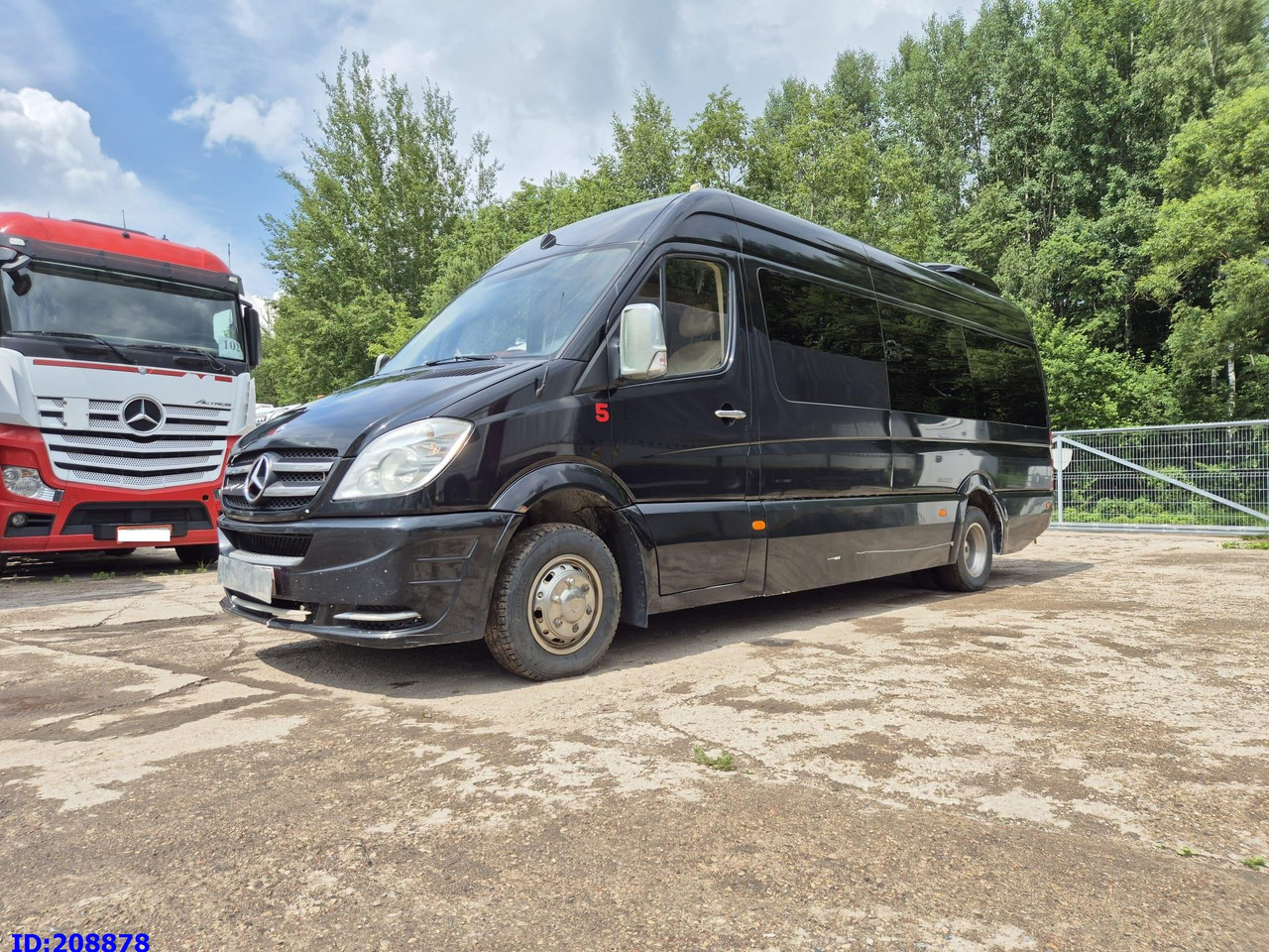 MERCEDES-BENZ Sprinter 519 -VIP- 17 places - Туристичний автобус: фото 1 MERCEDES-BENZ Sprinter 519 -VIP- 17 places - Туристичний автобус: фото 1