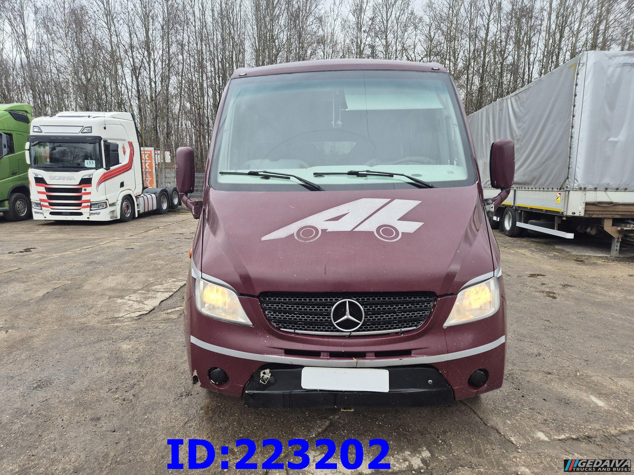 MERCEDES-BENZ Sunrider 818D Vario 33 - Seater - Туристичний автобус: фото 2 MERCEDES-BENZ Sunrider 818D Vario 33 - Seater - Туристичний автобус: фото 2