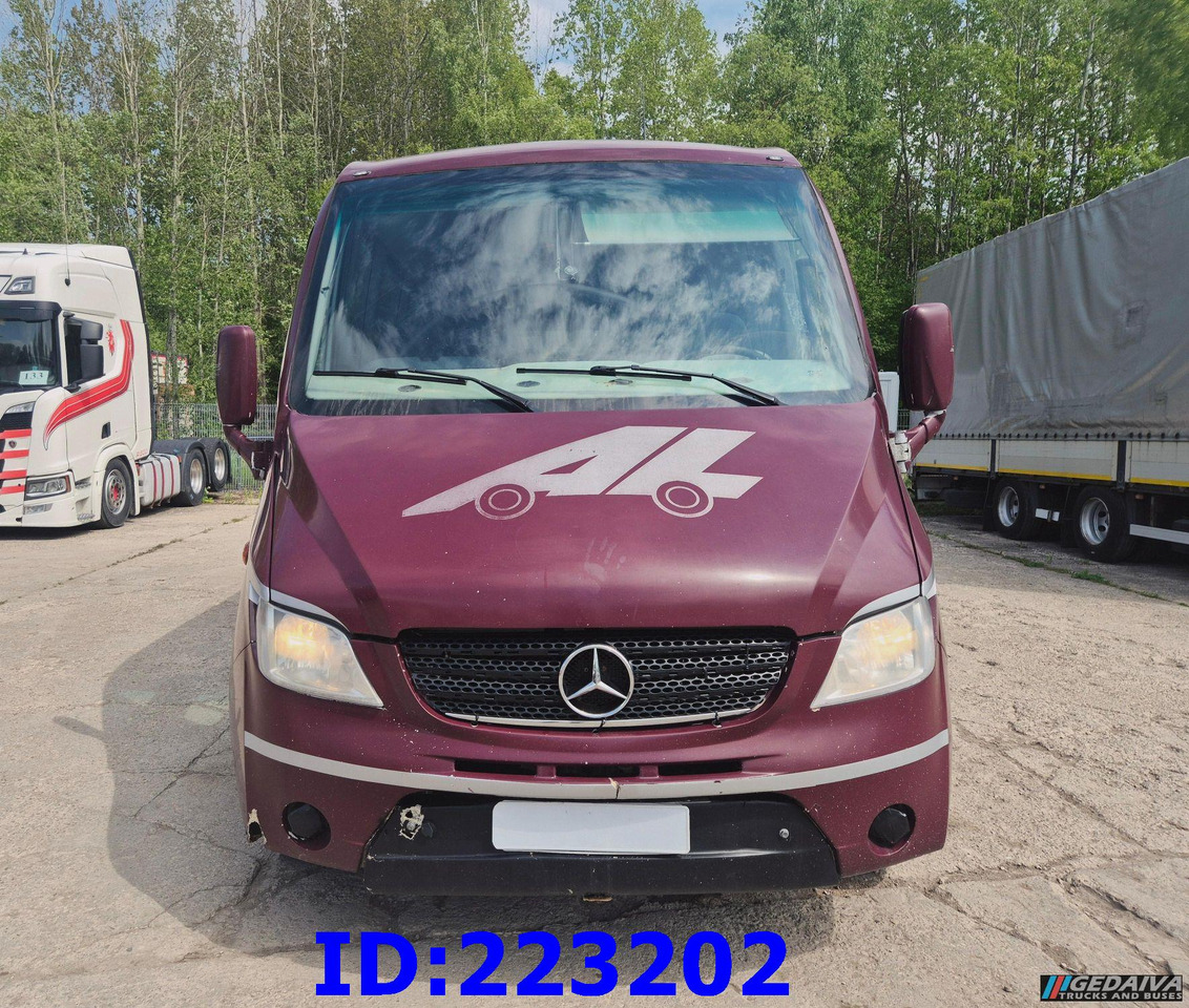 MERCEDES-BENZ Sunrider 818D Vario 33 - Seater - Туристичний автобус: фото 2 MERCEDES-BENZ Sunrider 818D Vario 33 - Seater - Туристичний автобус: фото 2