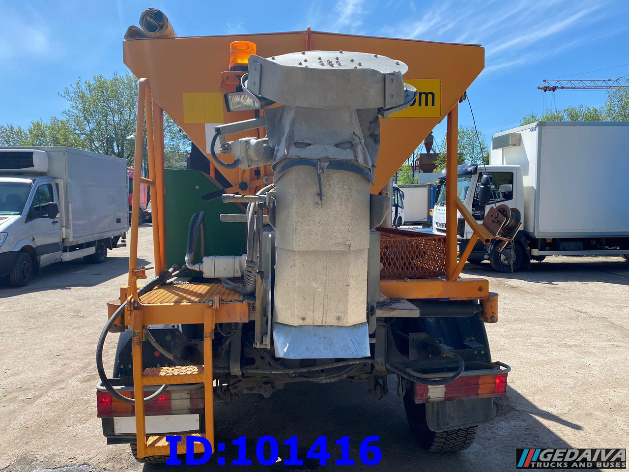 MERCEDES-BENZ Unimog U300 4X4 - Снігоприбиральна машина: фото 5 MERCEDES-BENZ Unimog U300 4X4 - Снігоприбиральна машина: фото 5