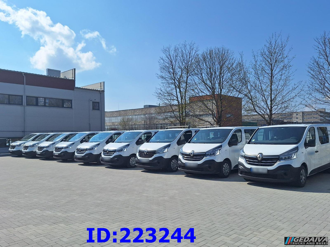 RENAULT Trafic (6pcs. available) - Вантажопасажирський фургон: фото 4 RENAULT Trafic (6pcs. available) - Вантажопасажирський фургон: фото 4