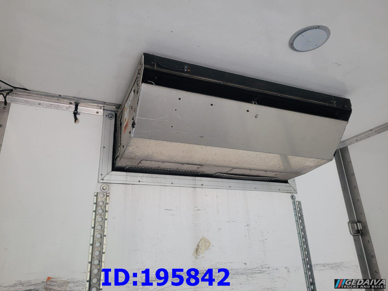 THERMO KING T-1000R - Холодильна установка: фото 2 THERMO KING T-1000R - Холодильна установка: фото 2
