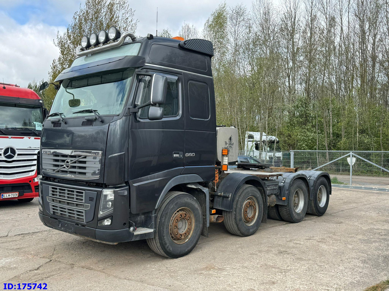 VOLVO FH16  660HP  8x4 - Тягач: фото 1 VOLVO FH16  660HP  8x4 - Тягач: фото 1