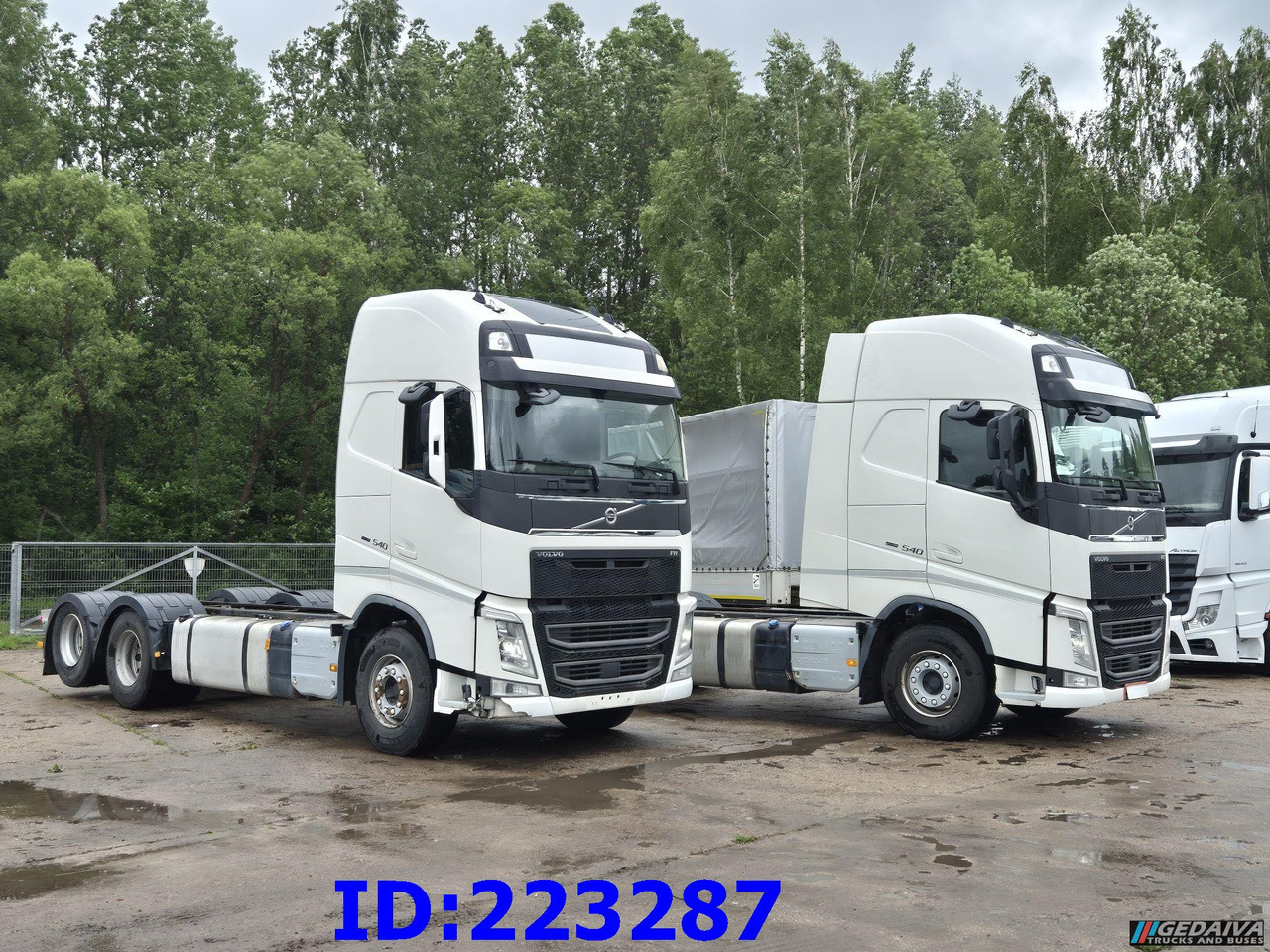 VOLVO FH13 540HP - 10 tyre (2pcs. available) - Вантажівка шасі: фото 1 VOLVO FH13 540HP - 10 tyre (2pcs. available) - Вантажівка шасі: фото 1