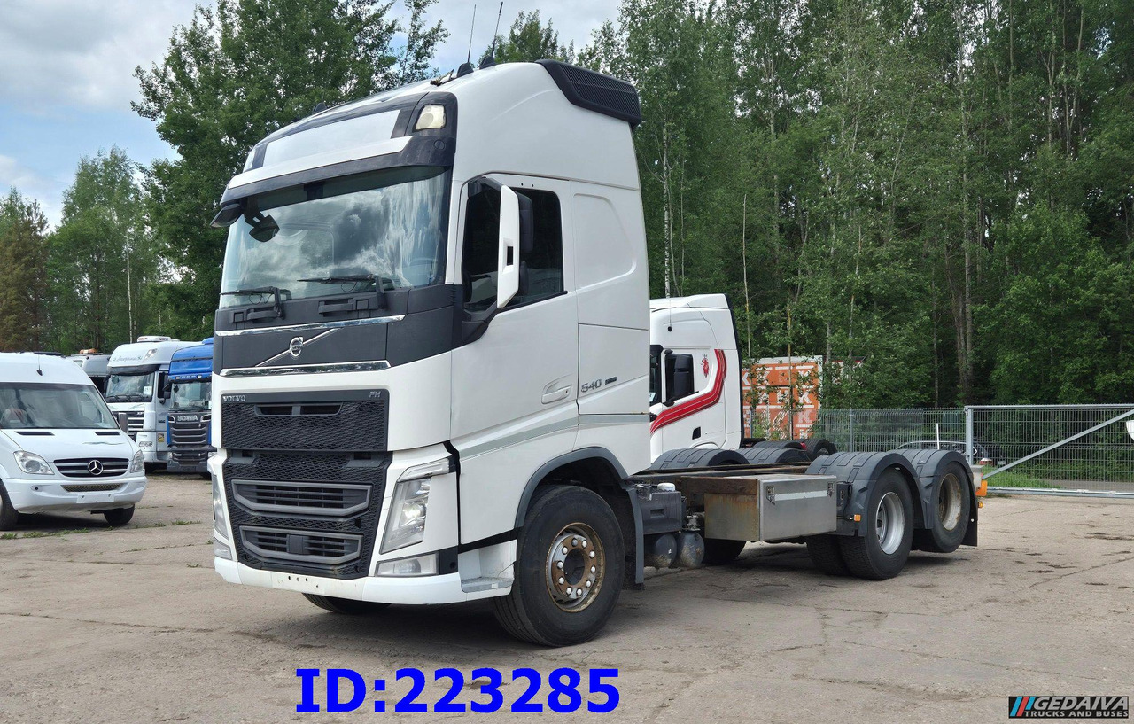 VOLVO FH13 540HP 6x2 (10 tyre) Euro6 - Вантажівка шасі: фото 1 VOLVO FH13 540HP 6x2 (10 tyre) Euro6 - Вантажівка шасі: фото 1