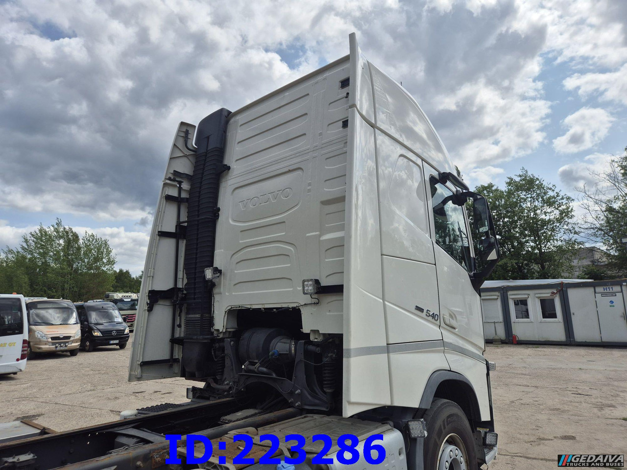 VOLVO FH13 540HP 6x2 (10 tyre) Euro6 - Вантажівка шасі: фото 5 VOLVO FH13 540HP 6x2 (10 tyre) Euro6 - Вантажівка шасі: фото 5