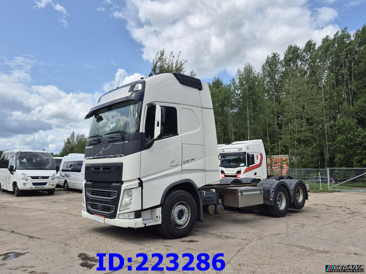 VOLVO FH13 540HP 6x2 (10 tyre) Euro6 - Вантажівка шасі: фото 1 VOLVO FH13 540HP 6x2 (10 tyre) Euro6 - Вантажівка шасі: фото 1