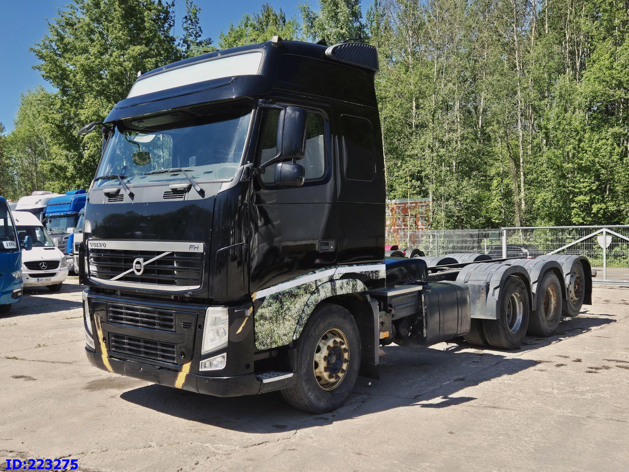 VOLVO FH13 540HP 8X4 (Steering axle) RETARDER - Вантажівка шасі: фото 1 VOLVO FH13 540HP 8X4 (Steering axle) RETARDER - Вантажівка шасі: фото 1