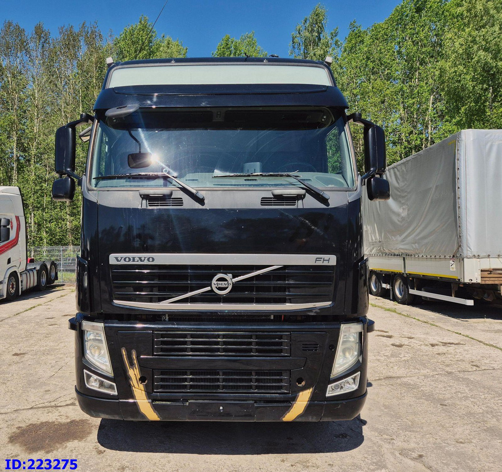 VOLVO FH13 540HP 8X4 (Steering axle) RETARDER - Вантажівка шасі: фото 2 VOLVO FH13 540HP 8X4 (Steering axle) RETARDER - Вантажівка шасі: фото 2
