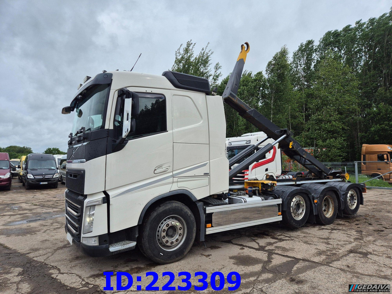 VOLVO FH13 540HP 8x2 Hook lift (2axles steering - 2 axles lifting) - Гаковий мультиліфт вантажівка: фото 1 VOLVO FH13 540HP 8x2 Hook lift (2axles steering - 2 axles lifting) - Гаковий мультиліфт вантажівка: фото 1