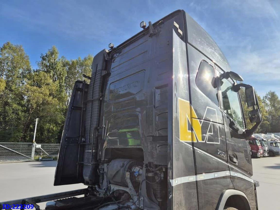 VOLVO FH16 750HP 8x4 Steering axle - Вантажівка шасі: фото 5 VOLVO FH16 750HP 8x4 Steering axle - Вантажівка шасі: фото 5