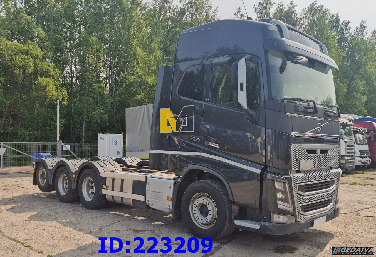 VOLVO FH16 750HP 8x4 Steering axle - Вантажівка шасі: фото 1 VOLVO FH16 750HP 8x4 Steering axle - Вантажівка шасі: фото 1