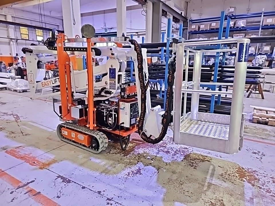 EasyLift R130 - Колінчастий підйомник: фото 1 EasyLift R130 - Колінчастий підйомник: фото 1