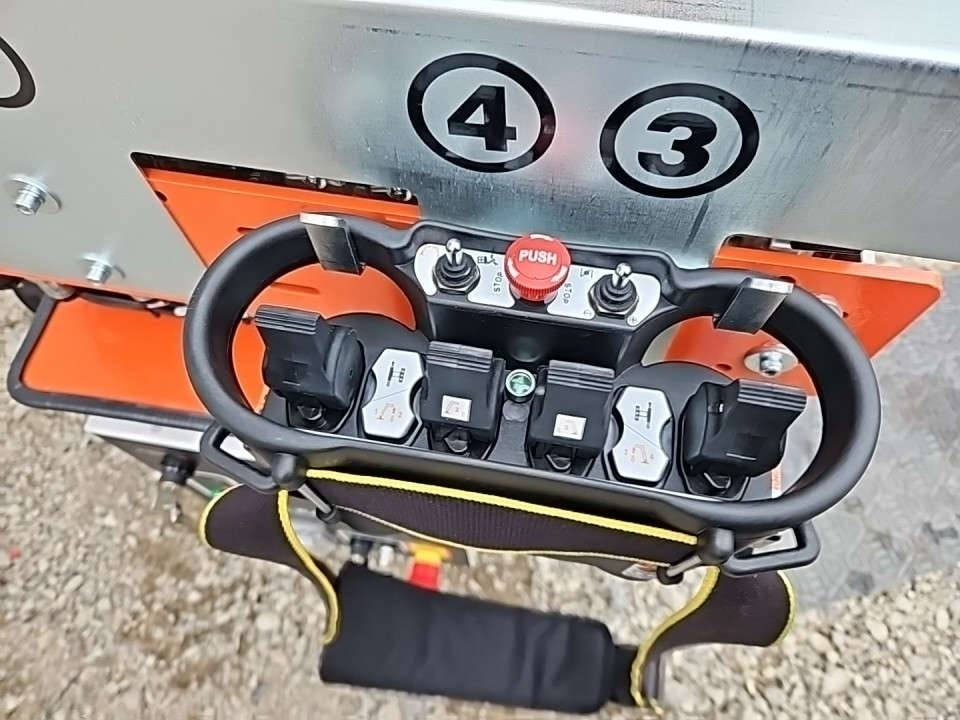 EasyLift R180 - Колінчастий підйомник: фото 3 EasyLift R180 - Колінчастий підйомник: фото 3