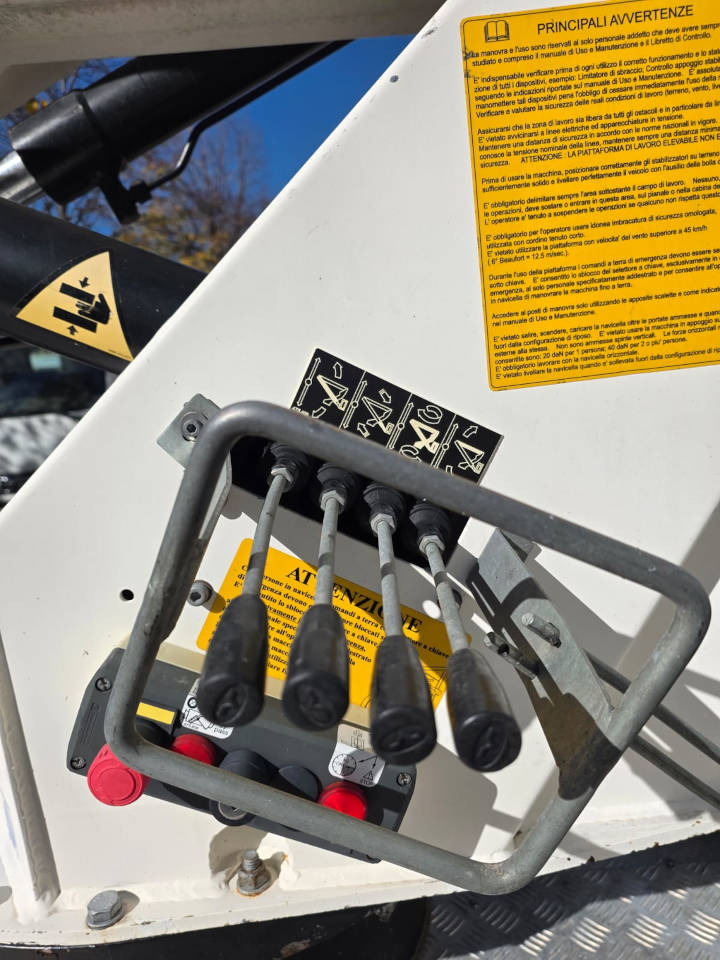 GSR E219PX E4 - Автовишка: фото 4 GSR E219PX E4 - Автовишка: фото 4