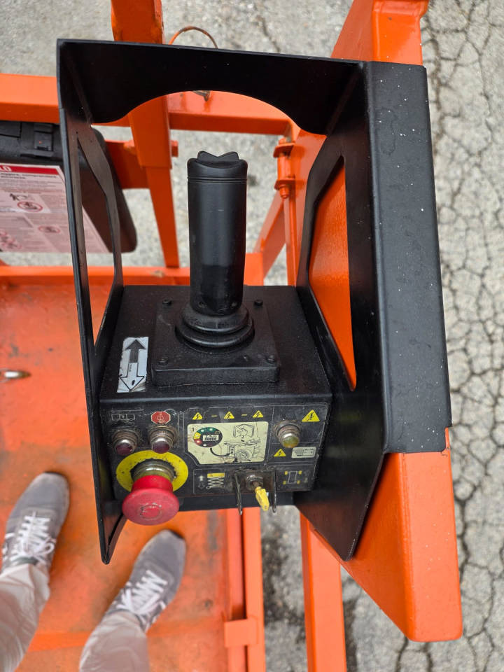 JLG 6RS - Ножичний підйомник: фото 2 JLG 6RS - Ножичний підйомник: фото 2