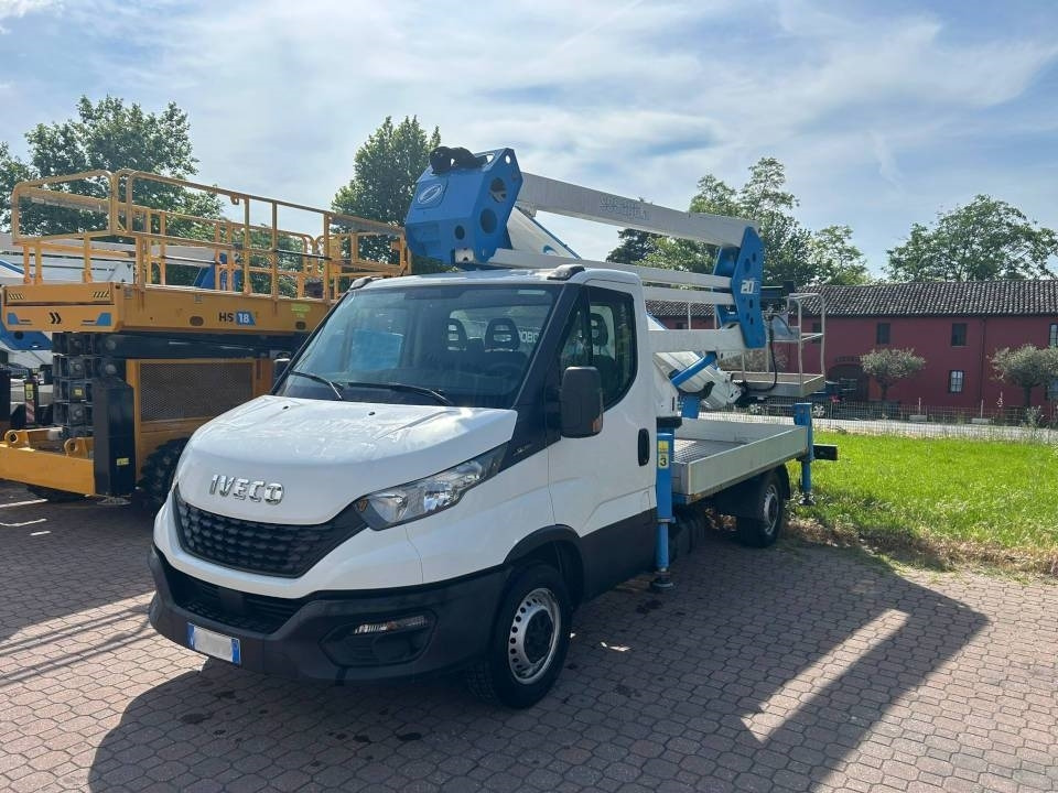 Socage 20D  - Автовишка: фото 1 Socage 20D  - Автовишка: фото 1