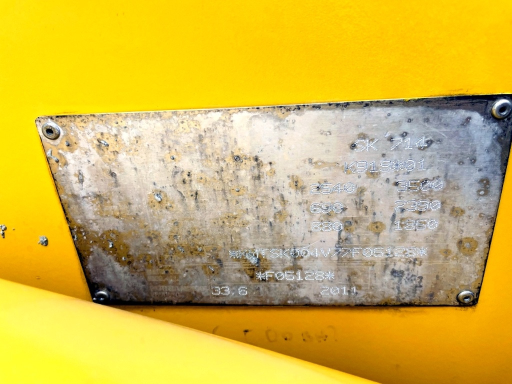 Komatsu SK714-5 (3947) - Міні-навантажувач: фото 3 Komatsu SK714-5 (3947) - Міні-навантажувач: фото 3