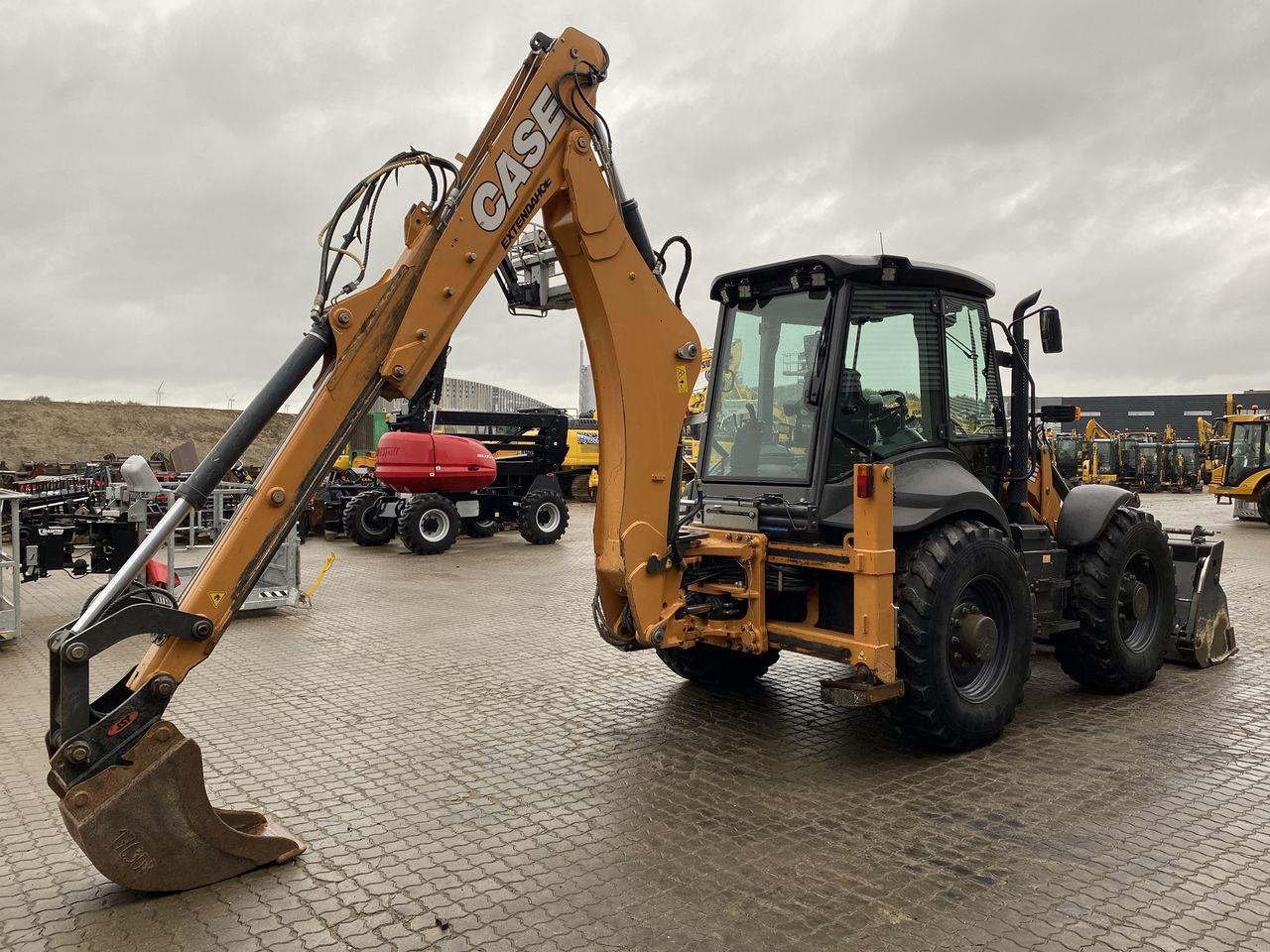 Case 695 ST - Екскаватор-навантажувач: фото 4 Case 695 ST - Екскаватор-навантажувач: фото 4