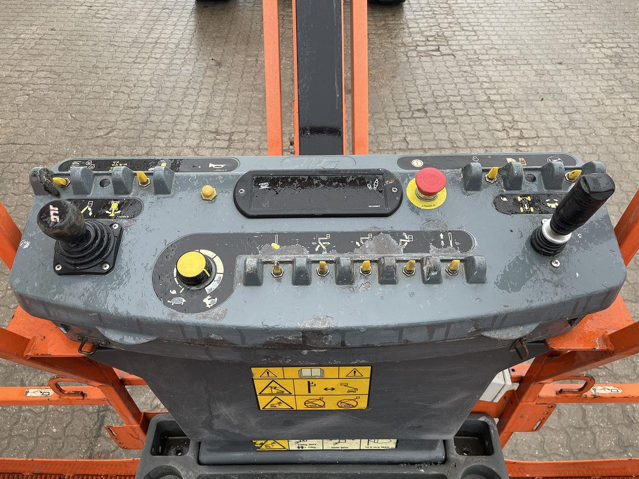 JLG 800AJ - Телескопічний підйомник: фото 3 JLG 800AJ - Телескопічний підйомник: фото 3