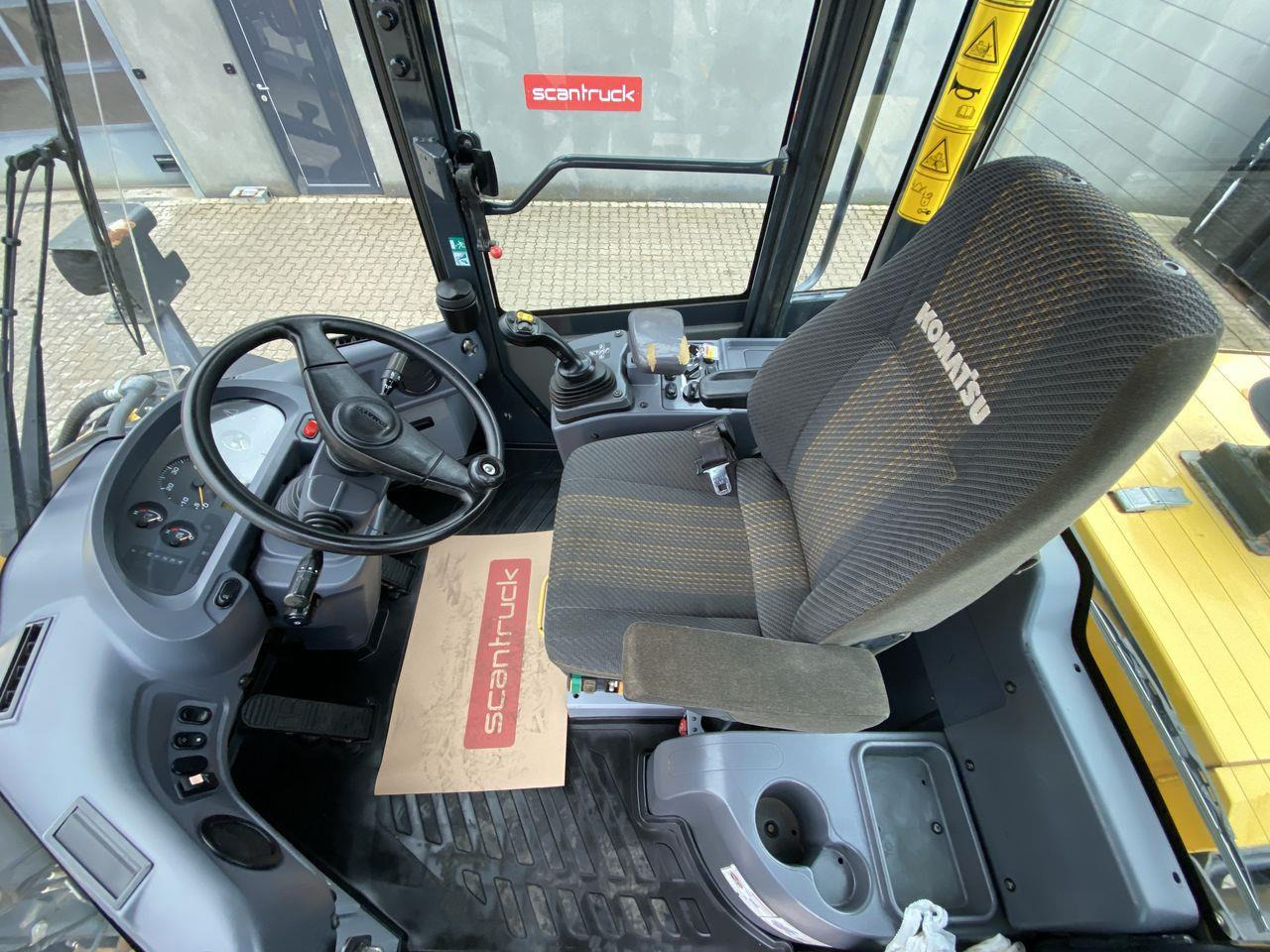Komatsu WA200-7 - Колісний навантажувач: фото 3 Komatsu WA200-7 - Колісний навантажувач: фото 3