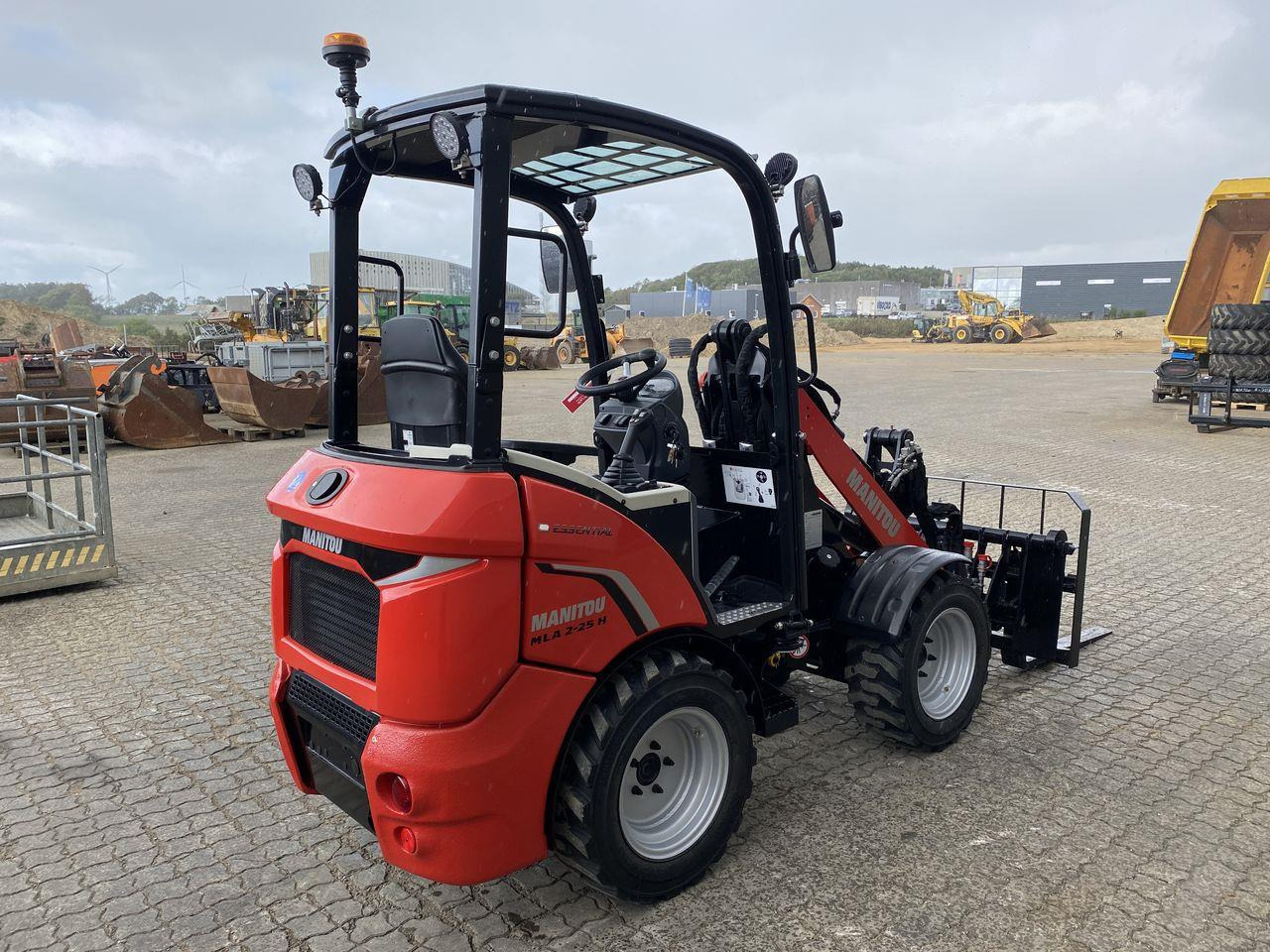 Manitou MLA 2-25H 4P - Компактний фронтальний навантажувач: фото 4 Manitou MLA 2-25H 4P - Компактний фронтальний навантажувач: фото 4