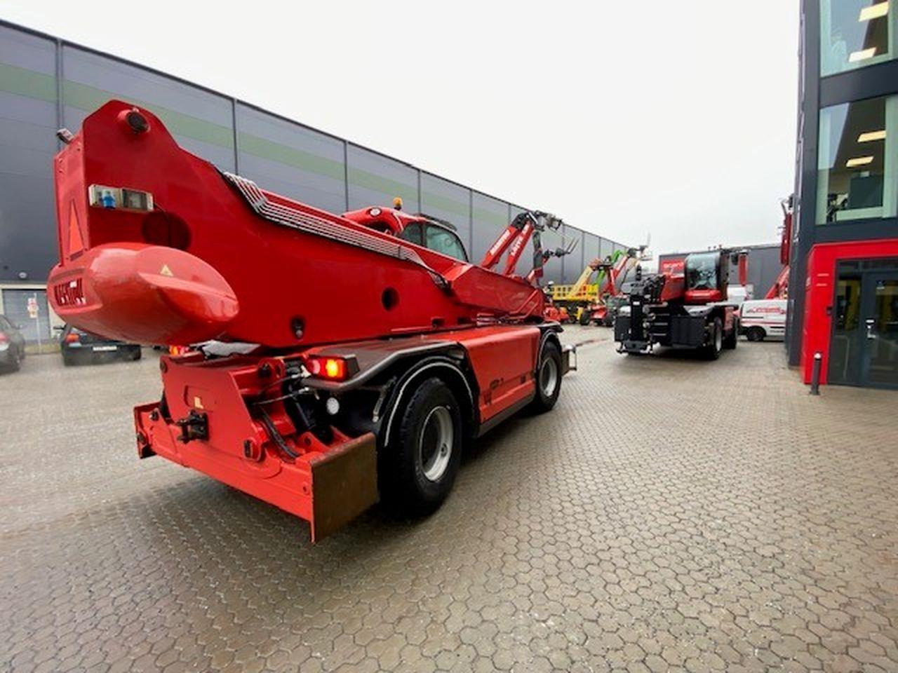 Manitou MRT2470P+ ST4 - Навантажувач телескопічний: фото 3 Manitou MRT2470P+ ST4 - Навантажувач телескопічний: фото 3