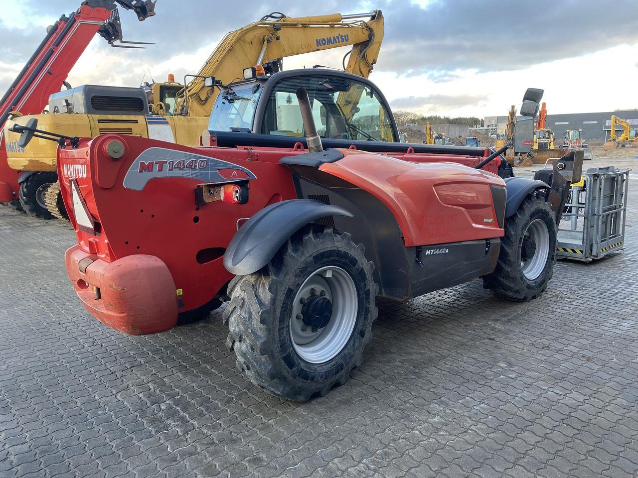 Manitou MT1440A ST3B - Навантажувач телескопічний: фото 4 Manitou MT1440A ST3B - Навантажувач телескопічний: фото 4